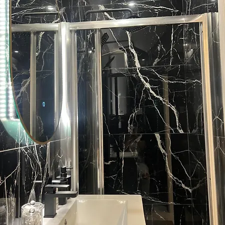 Le Petit Carlthon Cannes